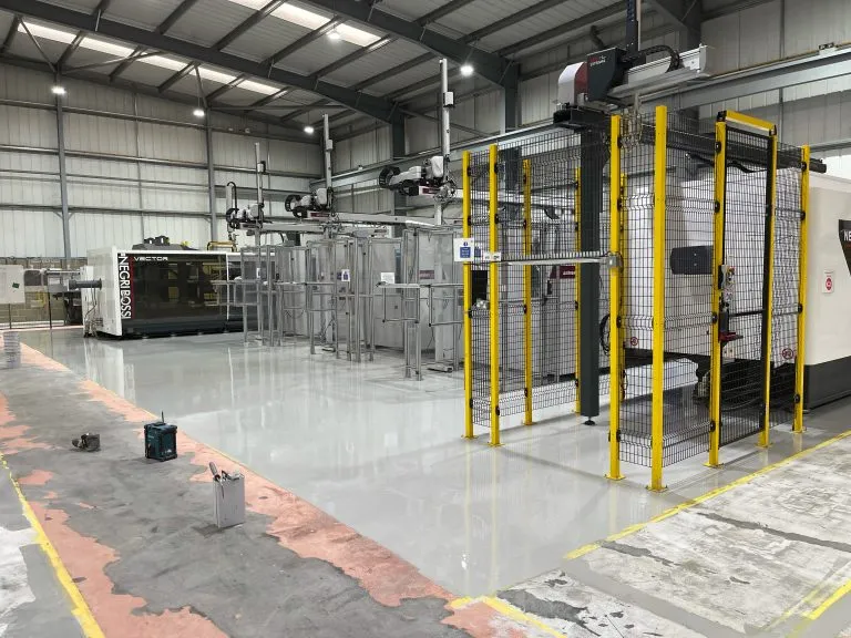 Manufacturing facility 1000m² resin floor with walkways